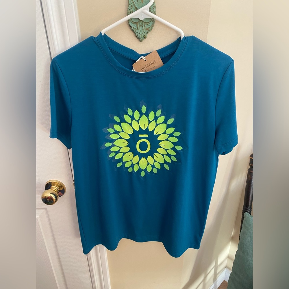 dōTERRA women’s T-shirt
